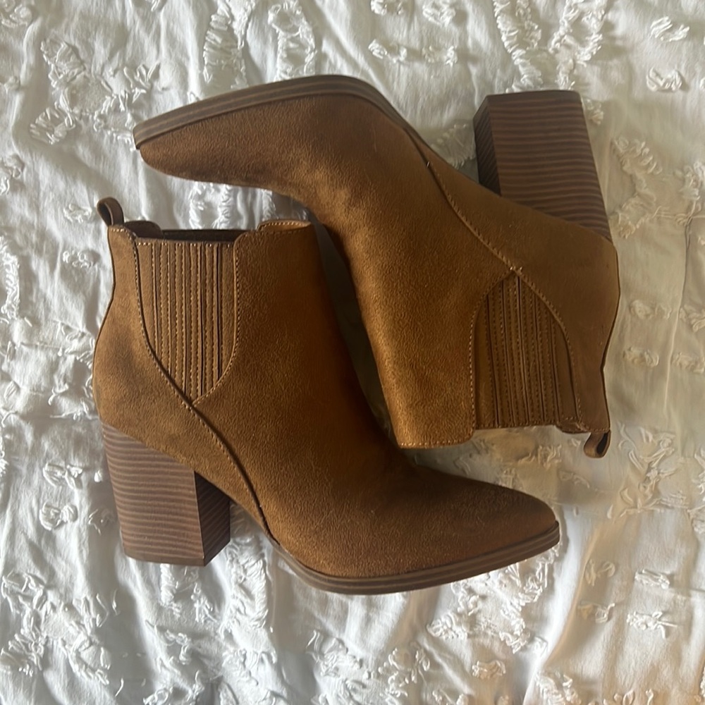 Congnac ankle booties